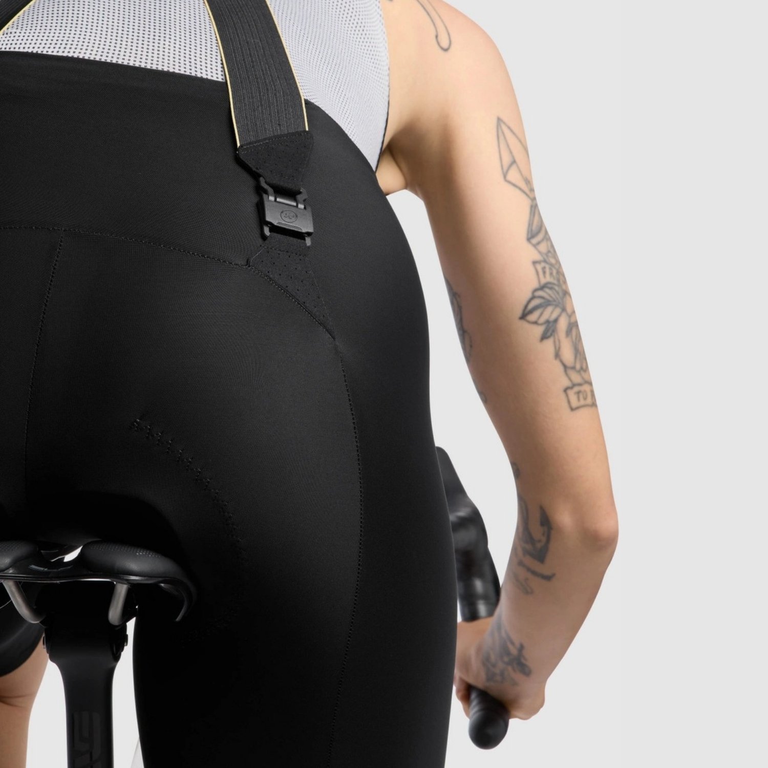 ASSOS Bib Shorts UMA GTV S11 - Image 8