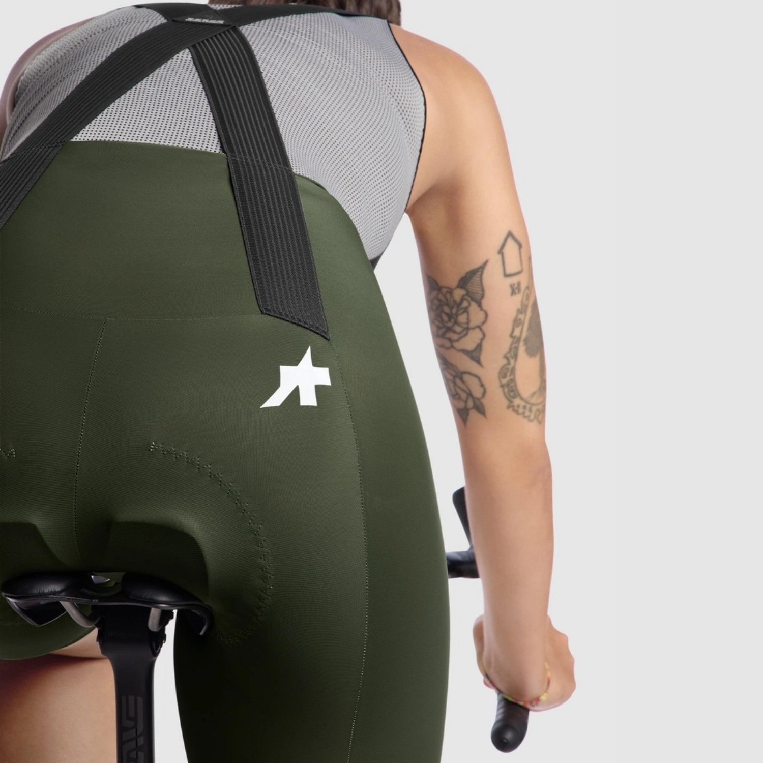 ASSOS Bib Shorts UMA GT S11 moss green - Image 8